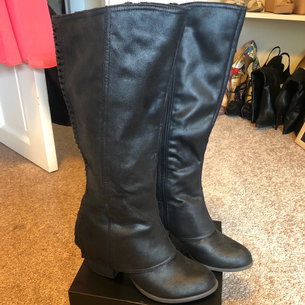 Fergie by Fergalicious Black leather riding boot